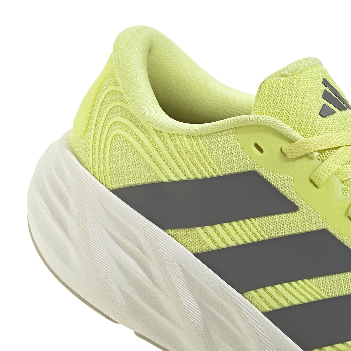 アディダス adidas ギャラクシー 8 ランニング / GALAXY 8 RUNNING ランニングシューズ イエロー KI7978 使用イメージ