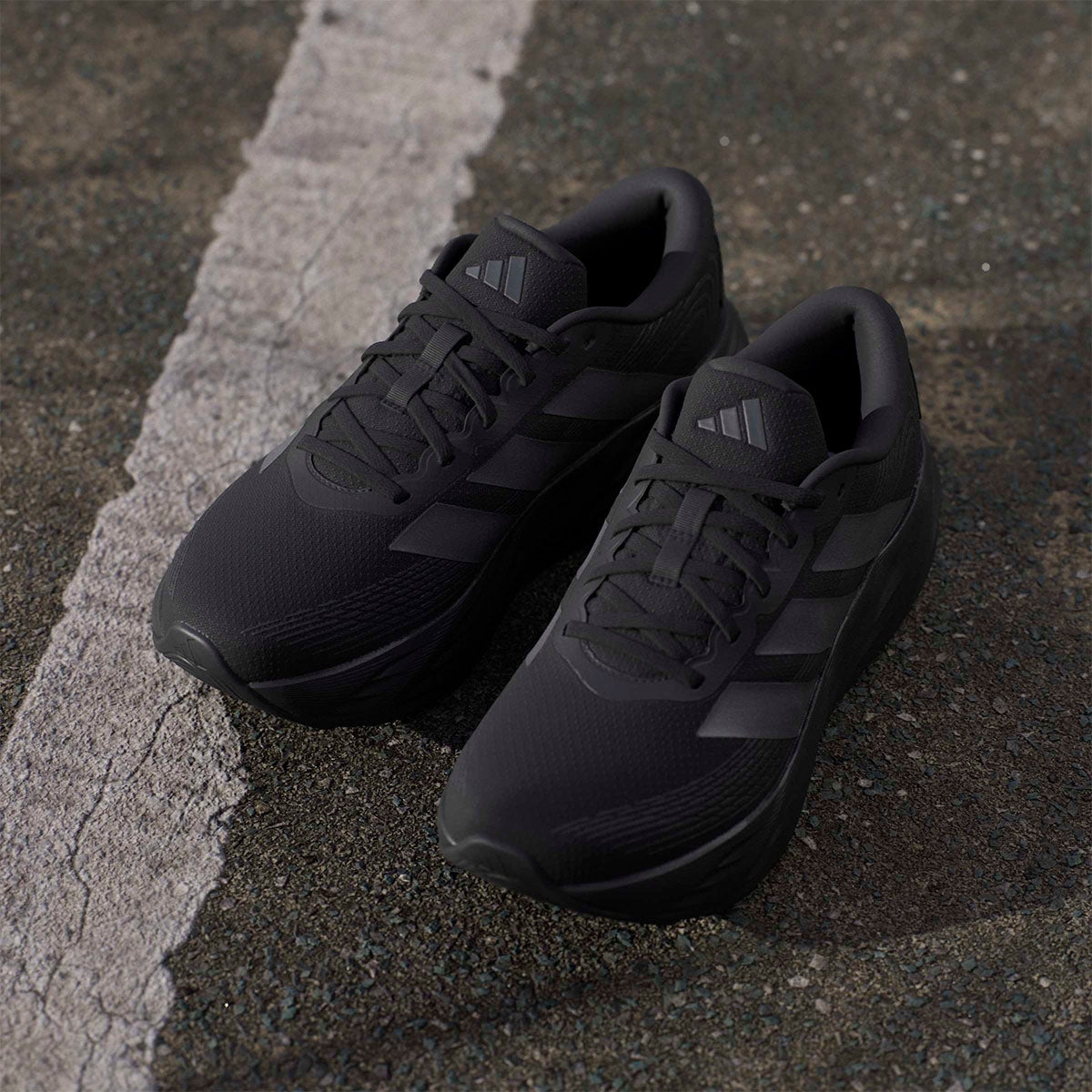 アディダス adidas GALAXY 8 RUNNING SHOES ランニングシューズ ブラック KI7980 使用イメージ