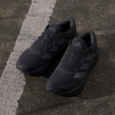 アディダス adidas GALAXY 8 RUNNING SHOES ランニングシューズ ブラック KI7980 使用イメージ