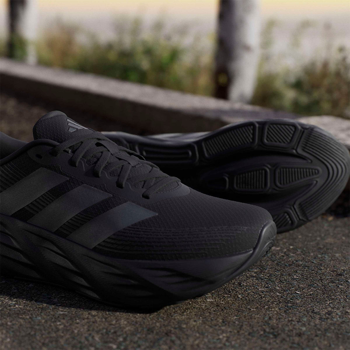 アディダス adidas GALAXY 8 RUNNING SHOES ランニングシューズ ブラック KI7980 使用イメージ