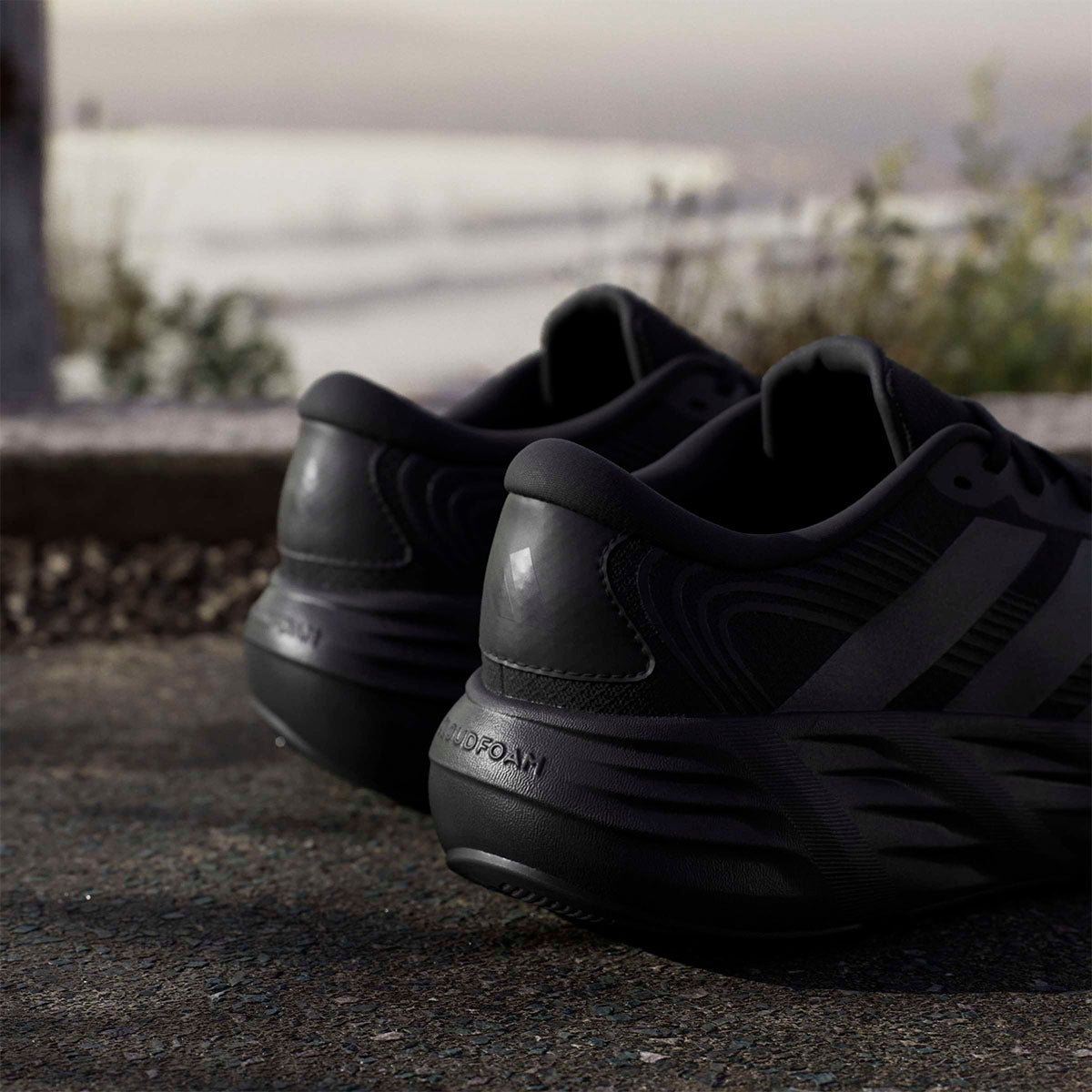 アディダス adidas GALAXY 8 RUNNING SHOES ランニングシューズ ブラック KI7980 使用イメージ