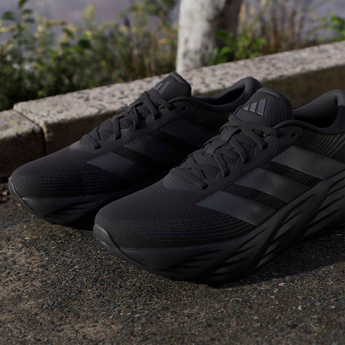 アディダス adidas GALAXY 8 RUNNING SHOES ランニングシューズ ブラック KI7980 使用イメージ