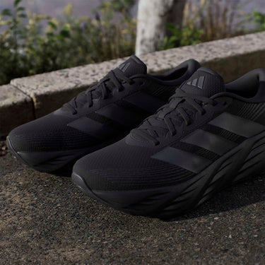 アディダス adidas GALAXY 8 RUNNING SHOES ランニングシューズ ブラック KI7980 使用イメージ