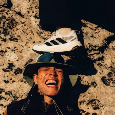 アディダス adidas テレックス フリーハイカー 3 ロー GORE-TEX ハイキング / TERREX FREEHIKER 3 LOW GORE-TEX HIKING トレッキングシューズ ホワイト KI8275 使用イメージ