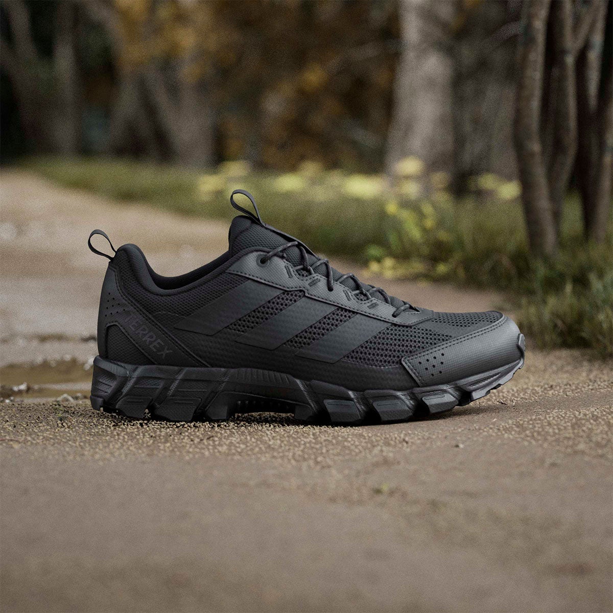アディダス adidas テレックス ロッカディア ハイキング / Terrex Rockadia Hiking ランニングシューズ ブラック KJ0412 使用イメージ