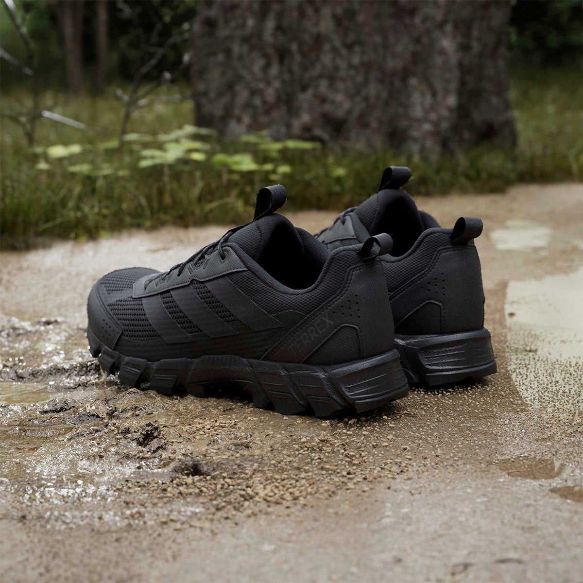 アディダス adidas テレックス ロッカディア ハイキング / Terrex Rockadia Hiking ランニングシューズ ブラック KJ0412 使用イメージ