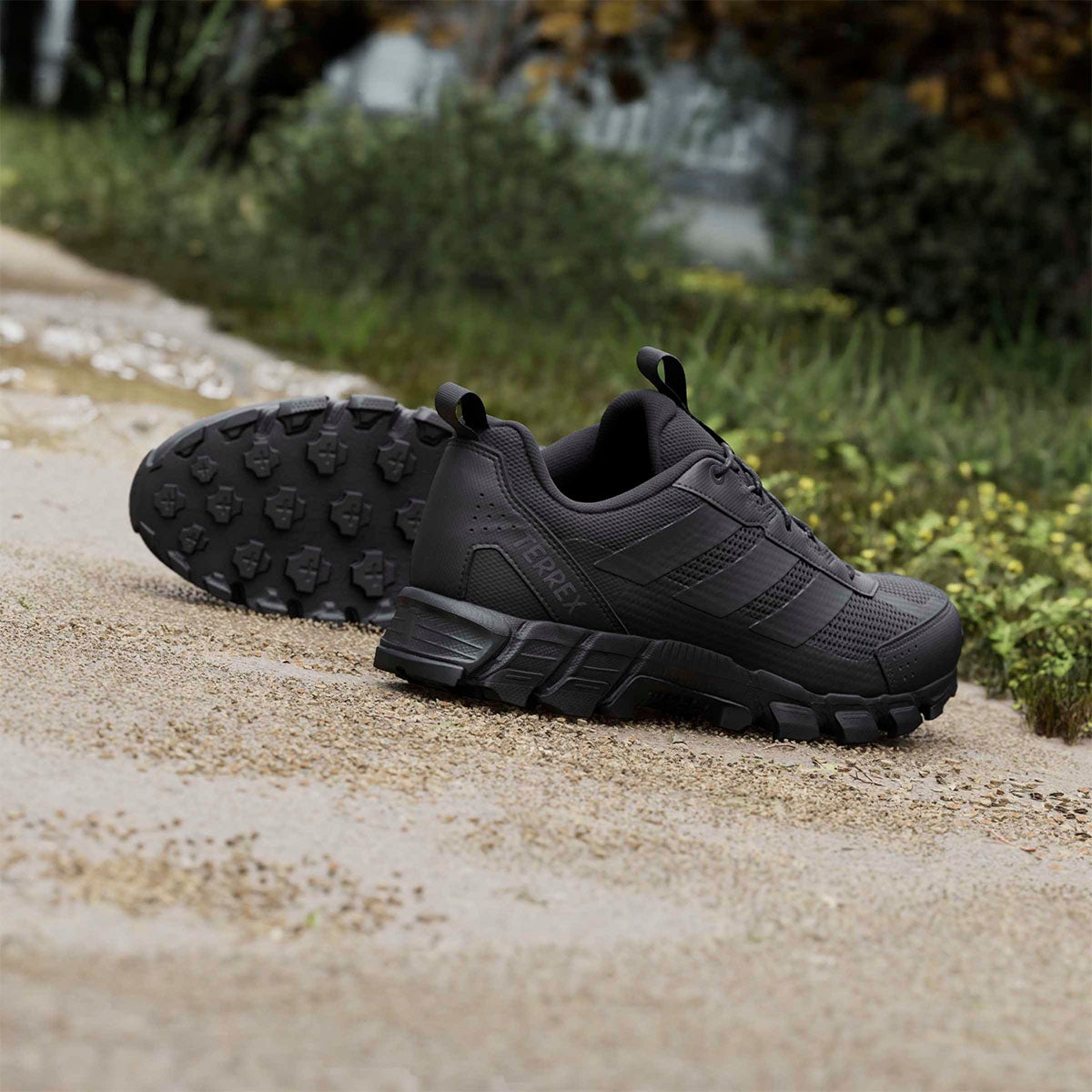 アディダス adidas テレックス ロッカディア ハイキング / Terrex Rockadia Hiking ランニングシューズ ブラック KJ0412 使用イメージ