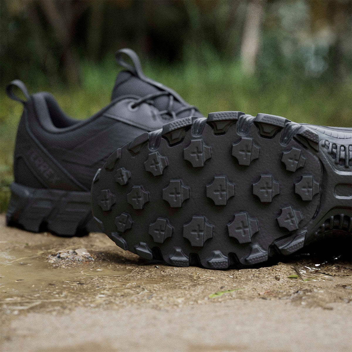 アディダス adidas テレックス ロッカディア ハイキング / Terrex Rockadia Hiking ランニングシューズ ブラック KJ0412 使用イメージ