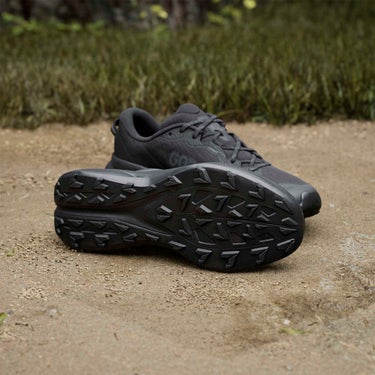 アディダス adidas Terrex トレースファインダー プラス GORE-TEX トレイルランニング / Terrex Tracefinder Plus GORE-TEX Trail Running トレッキングシューズ ブラック KJ3792 使用イメージ