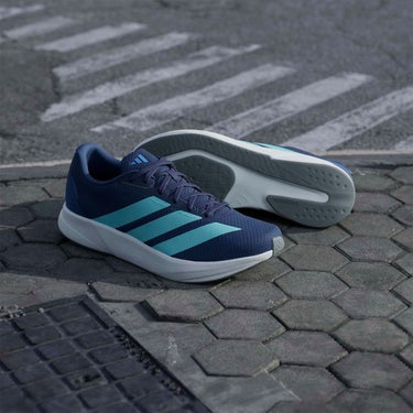 アディダス adidas デュラモ RC2 ランニング / DURAMO RC2 RUNNING ランニングシューズ パープル KJ4188 使用イメージ