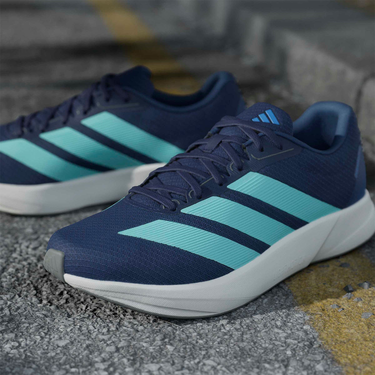 アディダス adidas デュラモ RC2 ランニング / DURAMO RC2 RUNNING ランニングシューズ パープル KJ4188 使用イメージ