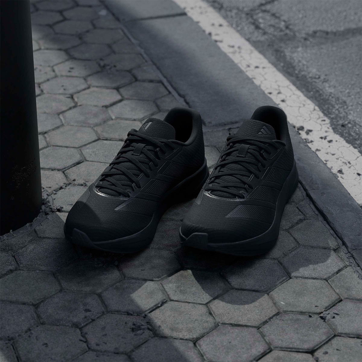 アディダス adidas デュラモ RC2 ランニング / Duramo RC2 Running ランニングシューズ ブラック KJ4190 使用イメージ