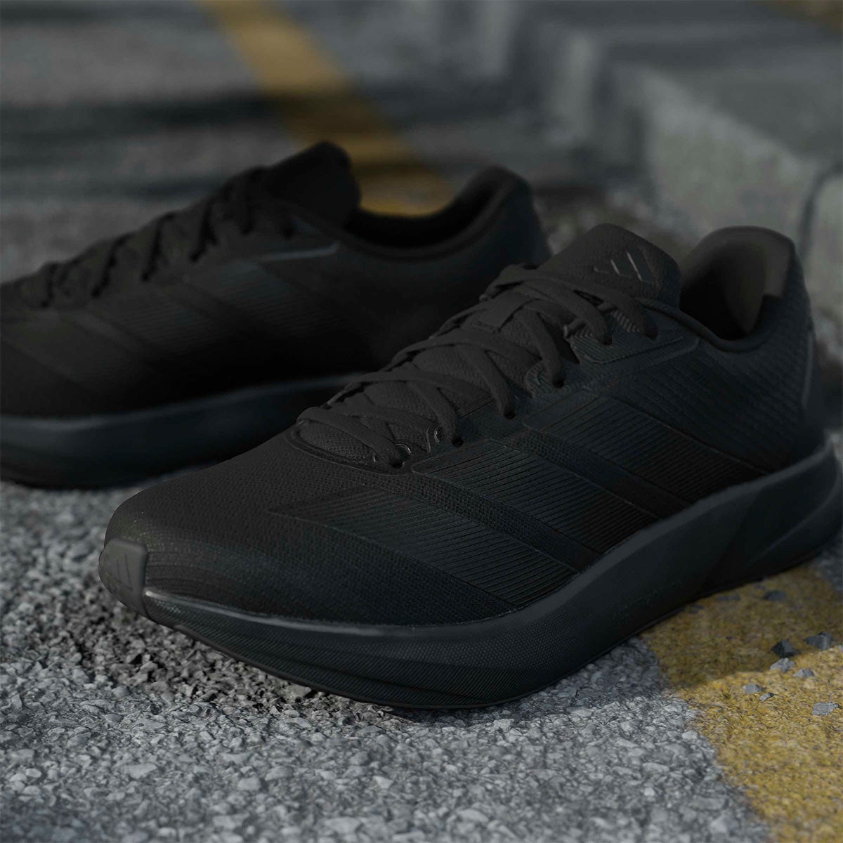 アディダス adidas デュラモ RC2 ランニング / Duramo RC2 Running ランニングシューズ ブラック KJ4190 使用イメージ