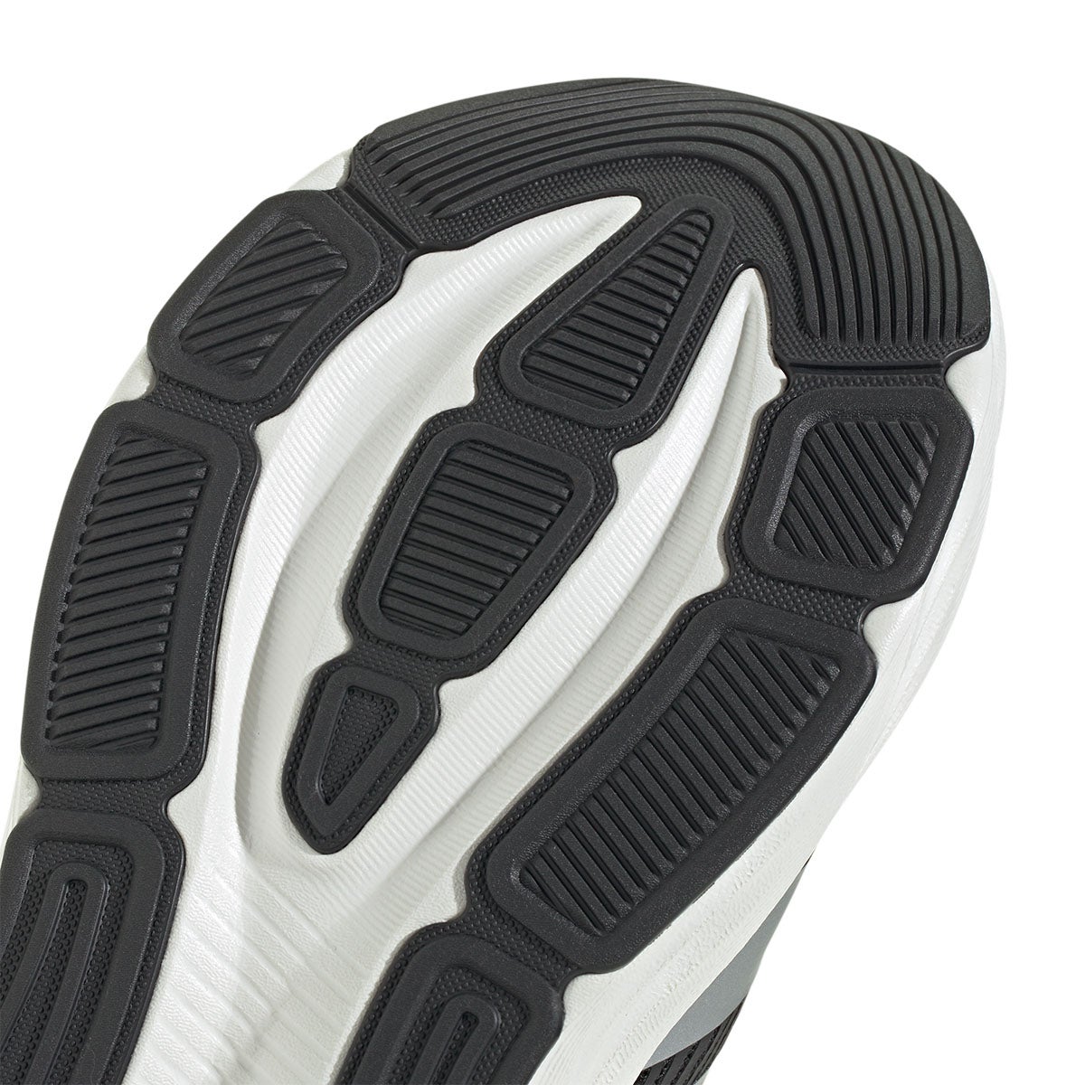 アディダス adidas ギャラクシー 8 ランニング / GALAXY 8 RUNNING ランニングシューズ ブラック KK4184 使用イメージ