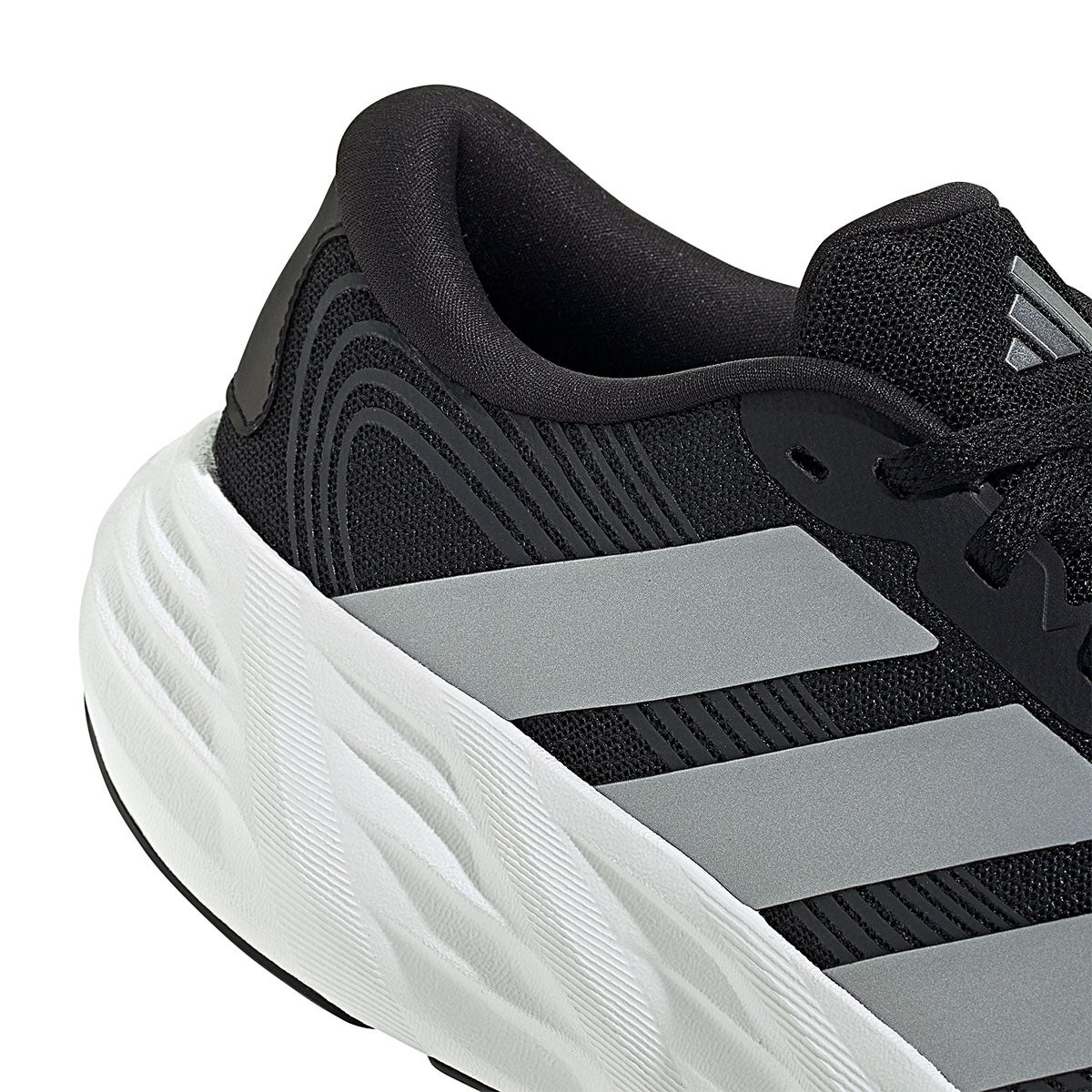 アディダス adidas ギャラクシー 8 ランニング / GALAXY 8 RUNNING ランニングシューズ ブラック KK4184 使用イメージ