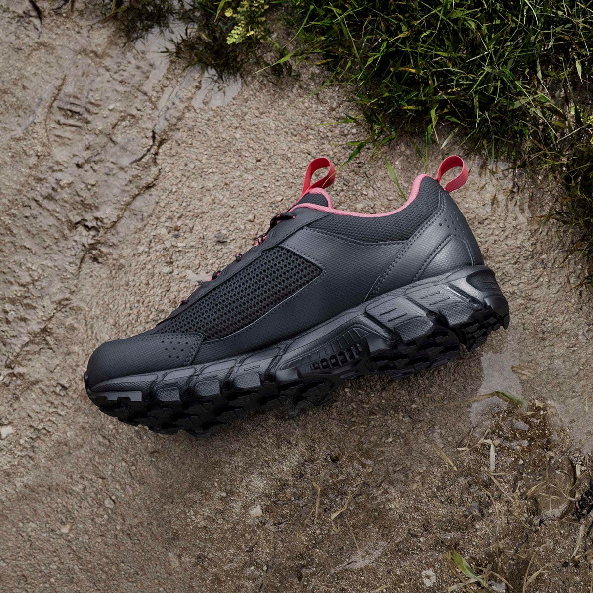 アディダス adidas テレックス ロッカディア ハイキング / Terrex Rockadia Hiking ランニングシューズ ブラック KZ9170 使用イメージ
