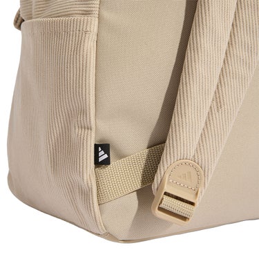 アディダス adidas エッセンシャルズ マテリアル バックパック ベージュ WM080 KH4601 収納イメージ