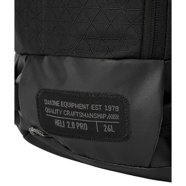 ダカイン DAKINE ヘリ2.0プロ バックパック 26L HELI 2.0 PRO BACKPACK BG237211-BLK 2026-2027 使用イメージ