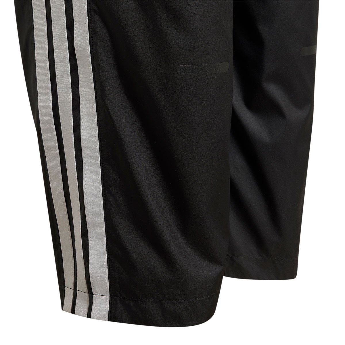 アディダス adidas キッズ エッセンシャルズ スリーストライプス ルーズフィット 起毛トリコット裏地 アンクル丈 ウーブン オープンヘム パンツ CM914 商品ディテール