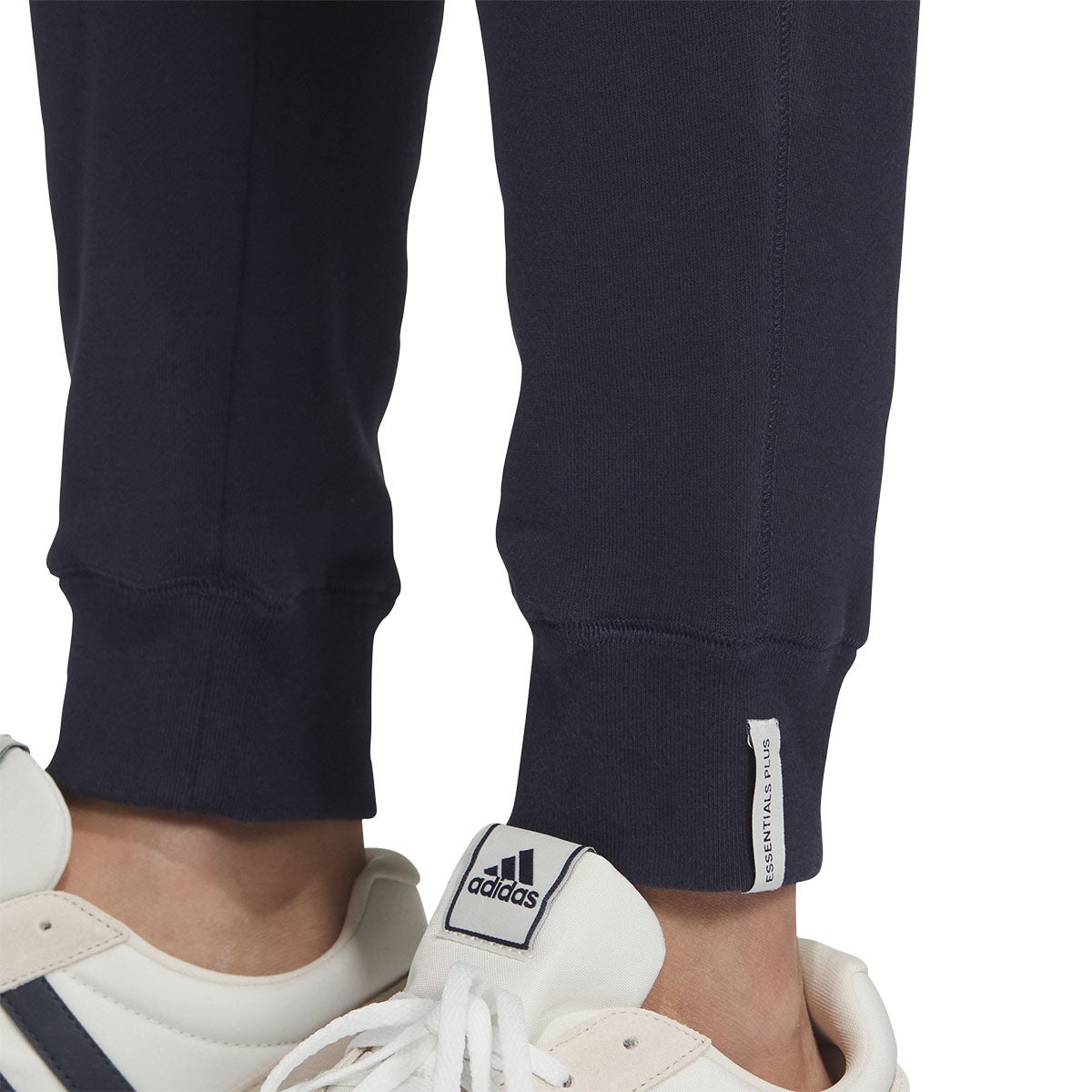 アディダス adidas エッセンシャルズ プラス レギュラーフィット スモールロゴ フレンチテリー カフパンツ JUP91 商品ディテール