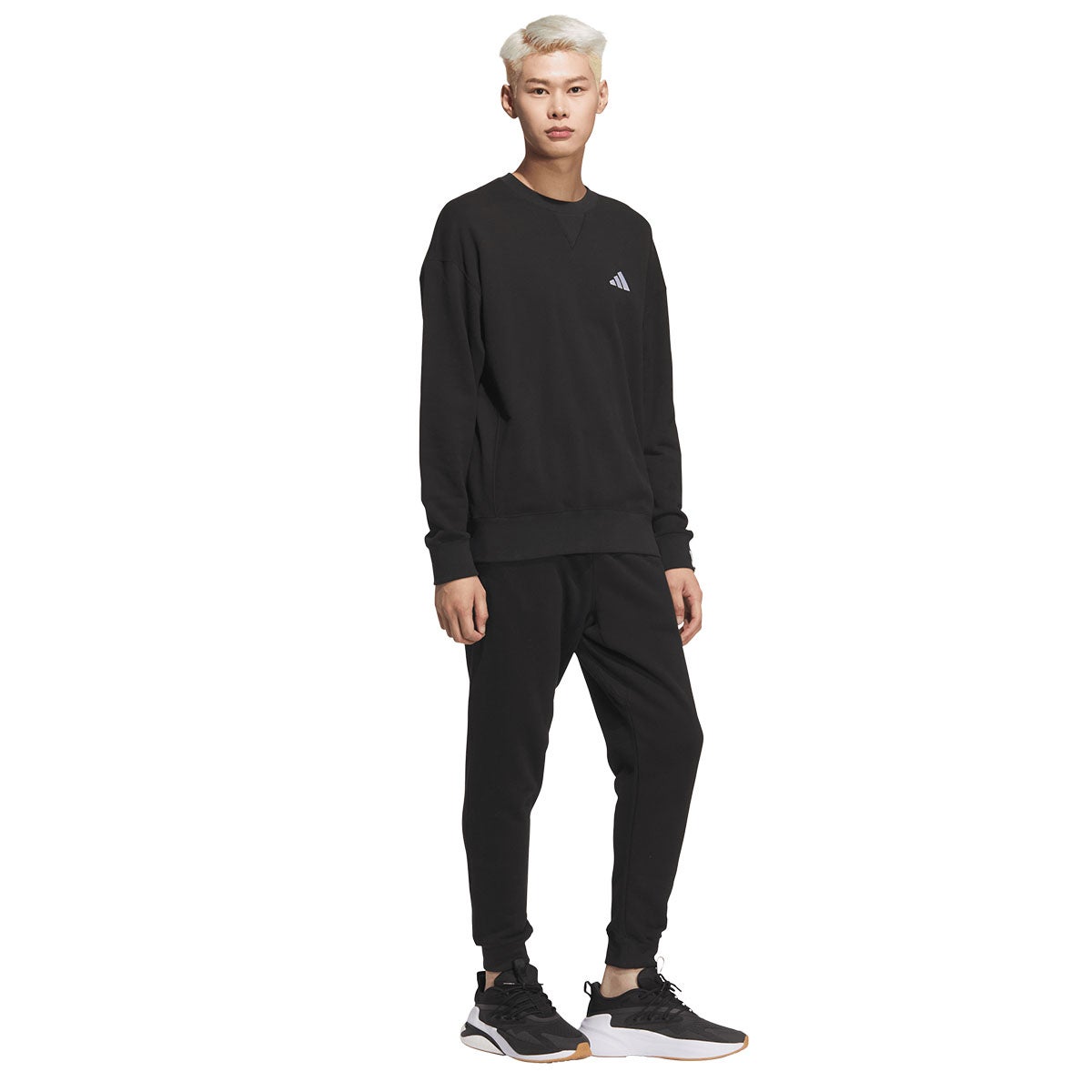 アディダス adidas エッセンシャルズ プラス ルーズフィット スモールロゴ フレンチテリー スウェットシャツ JUP92 着用イメージ