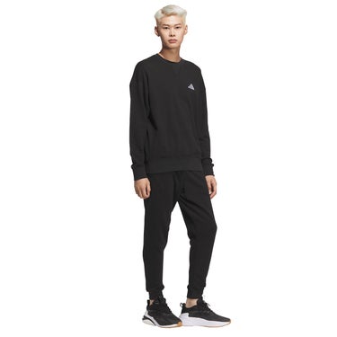 アディダス adidas エッセンシャルズ プラス ルーズフィット スモールロゴ フレンチテリー スウェットシャツ JUP92 着用イメージ