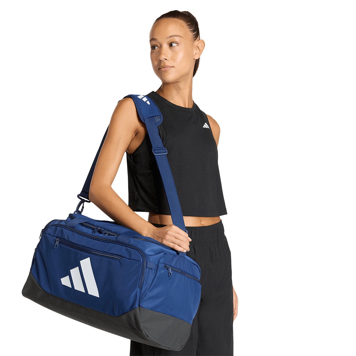 アディダス adidas トレーニング ディフェンダー ダッフルバッグ スモール 42L QU524 使用イメージ