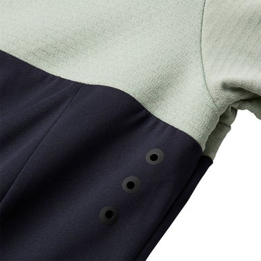 フットジョイ FootJoy メンズ パフォーマンス クルーネック 長袖 プルオーバー FJ-F25-M02 2025年モデル 着用イメージ